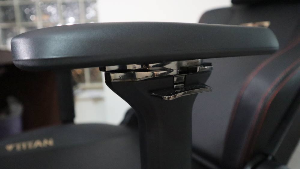 Gaming chairs 2024 with adjustable armrests